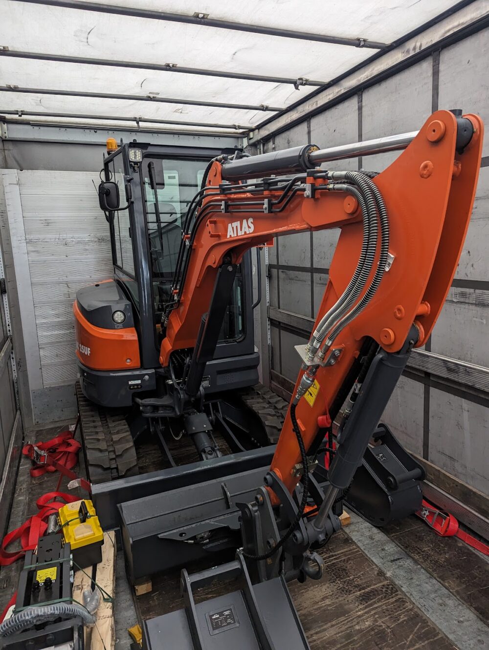 ATLAS AC25UF BAGER 2023 - Slika 3